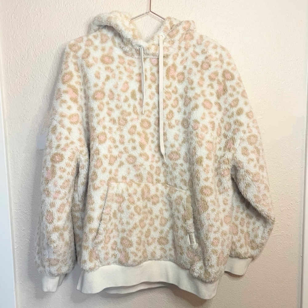 UGG Leopard Loyra Sherpa Hoodie Cozy Cabin Core Lounge Sweatshirt Medium - Picture 1 of 7